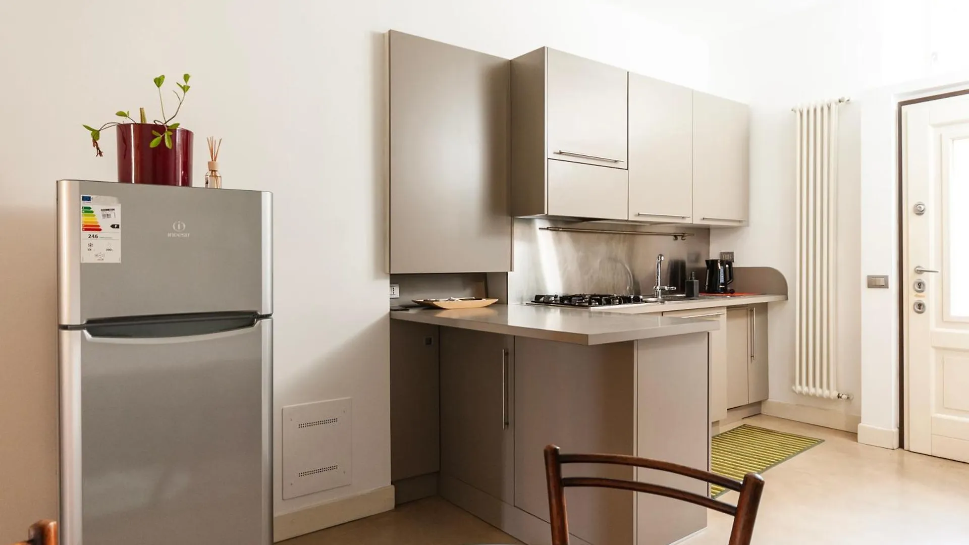 Youhosty - Navigli View Apartment Милан 0*,  Италия