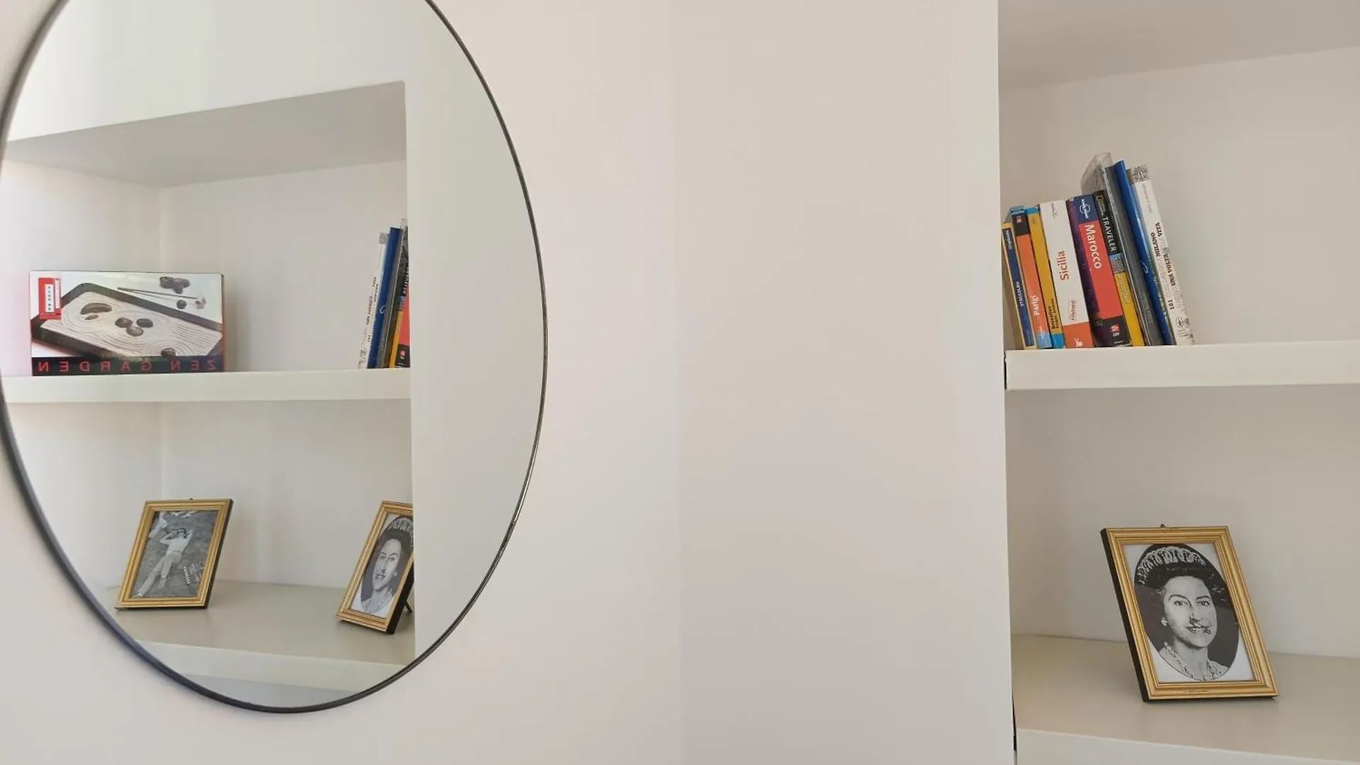 Youhosty - Navigli View Apartment Милан 0*,  Италия