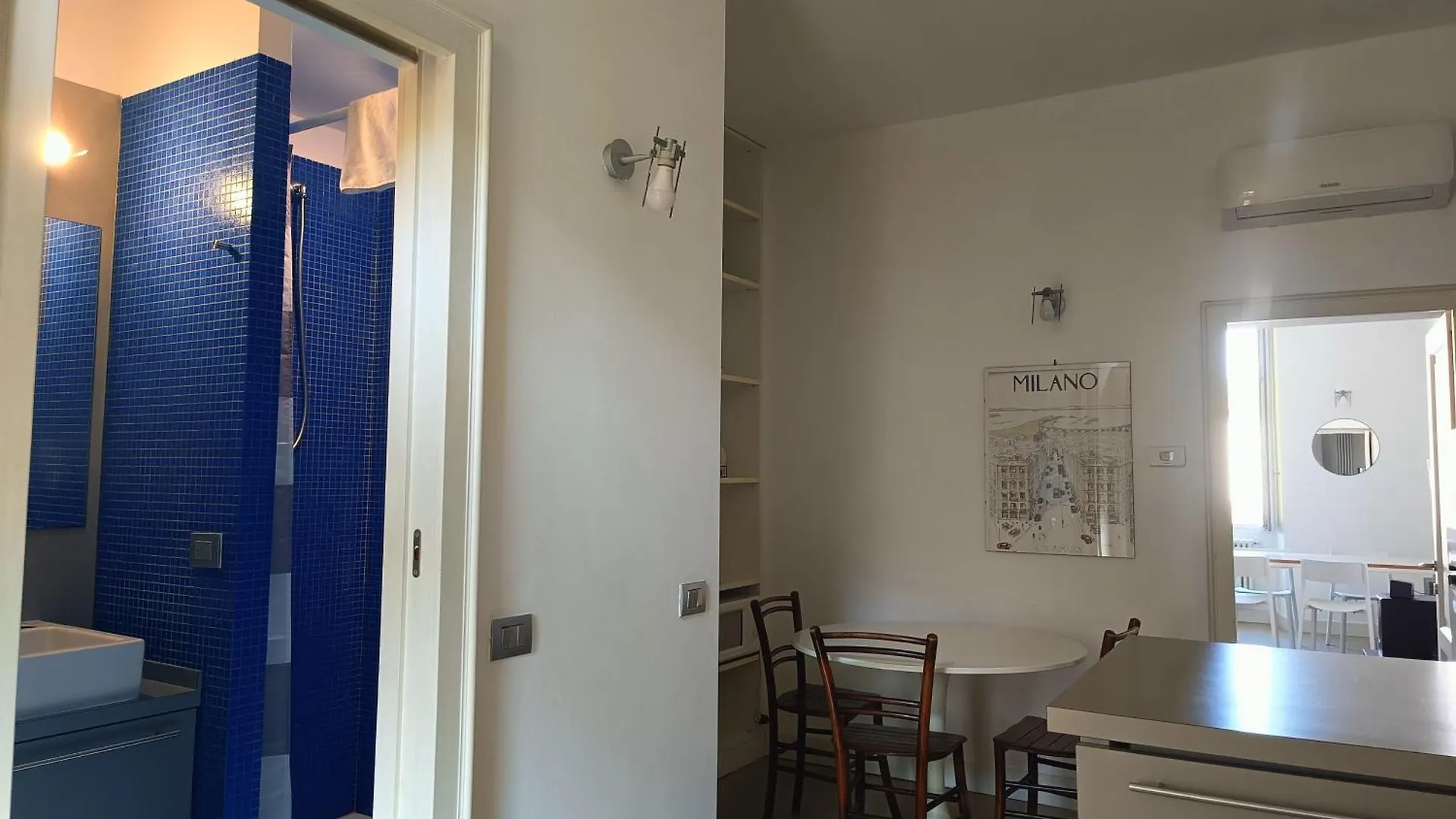 Youhosty - Navigli View Apartment Милан